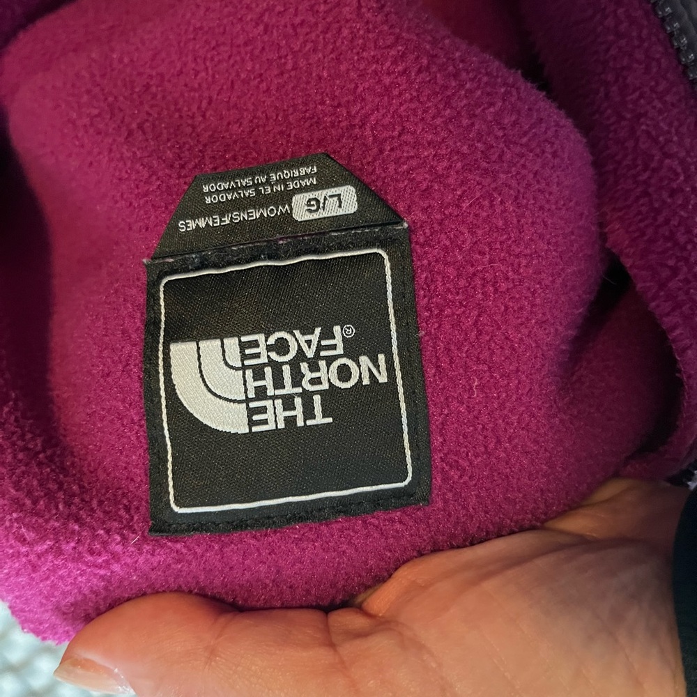 The North Face Women's Jacket in Purple L - GUC - Picture 6 of 7